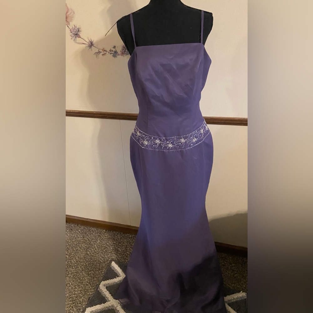 RE-listed ⏰ 12/2/22 1321Impressions long formal lavender dress